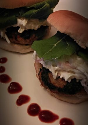 A picture of Asian Flavored Turkey Burgers.