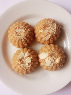 ચુરમા ના લાડુ (Churma ladu recipe in gujarati) રેસીપી મુખ્ય ફોટો