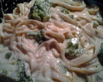 Fast Cooking Methods fettuccine broccoli Alfredo Restaurant Style