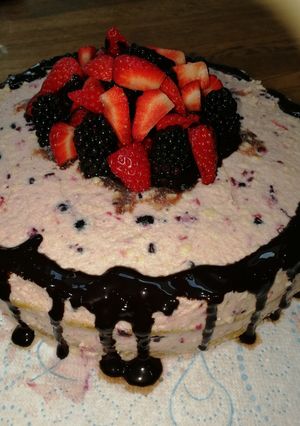 Erdei gyümölcs torta recept fotója