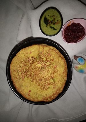 खिचड़ी चीला (Khichdi Cheela recipe in Hindi) रेसिपी मुख्य फोटो