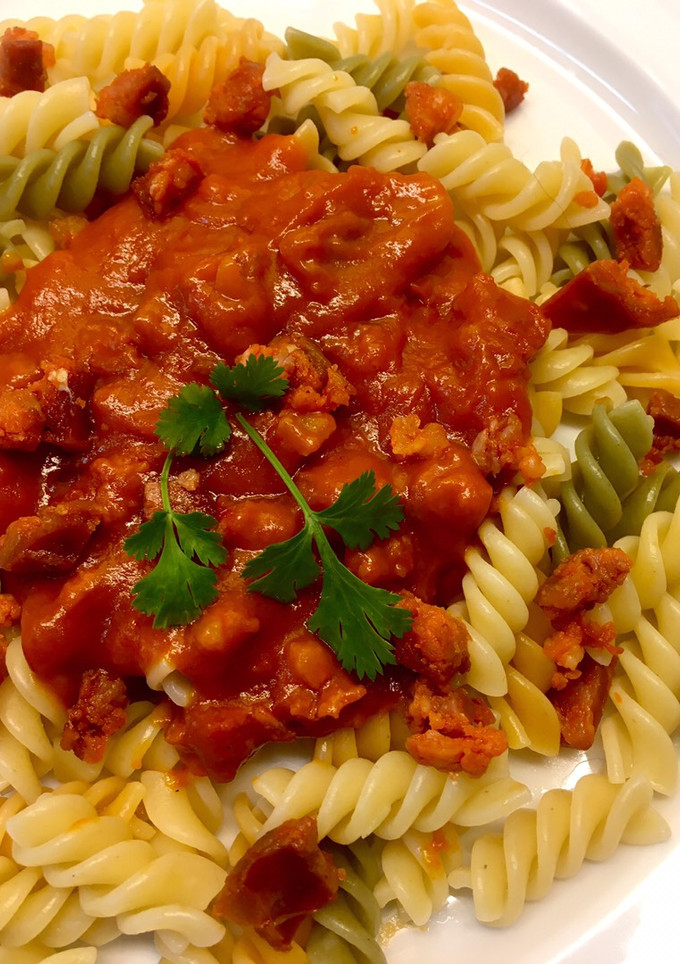 Una foto de Salsa picante de tomate, guindilla y chorizo🌶 para pasta