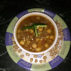 A picture of Chatpate​ chole.