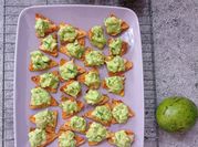 Gambar nachos alpukat