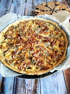 Une photo de Tarte d'automne endives/roquefort/noix