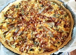 Une photo de Tarte d'automne endives/roquefort/noix
