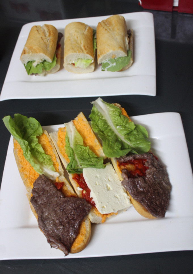 Una foto de Bocadillos de ternera y queso