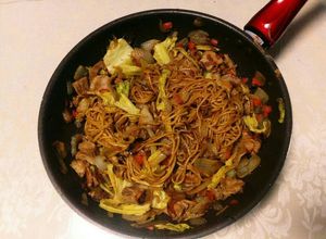 Una foto de Pasta yakisoba 焼きそば, japanese recipe