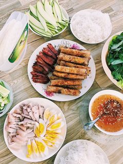 Hình của món Bánh tráng cuốn.