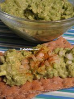 A picture of Hot & Spicy Guacamole.