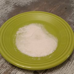 A picture of Lemon Rimming Sugar.