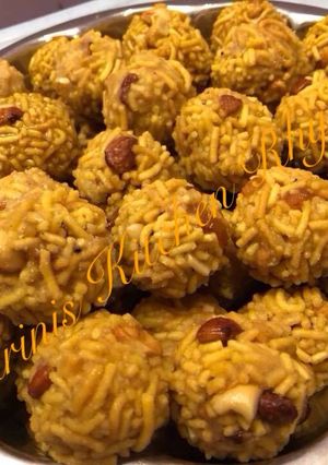 A picture of Pusa laddu (sev laddu).