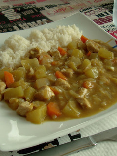 Una foto de Pollo al curry japonés (kare rice)