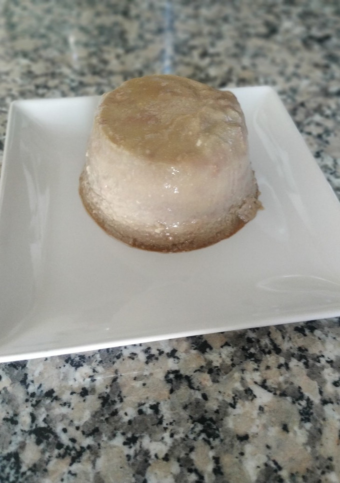 Una foto de Flan de aguacate y nueces