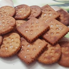 A picture of Wheat-Jaggery Buiscuits.