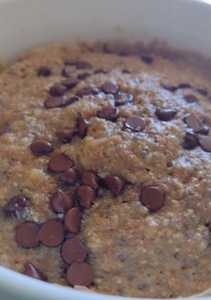 Una foto de Queque en taza de harina integral y plátano (mug cake)