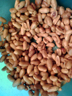 A picture of Thai Chili Lime Peanuts.