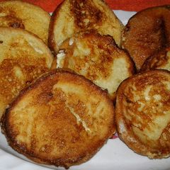 A picture of French toast.