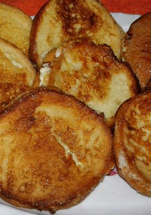 A picture of French toast.