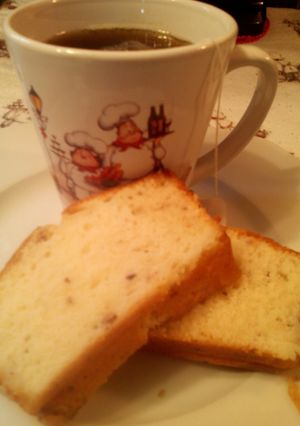 A picture of Sunshine's lemon cream tea loaf.