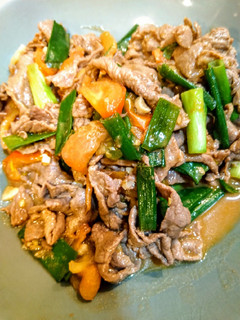 蔥爆蕃茄豬肉片(低醣生酮餐)(家常菜)(簡單料理) 的食譜成品照片