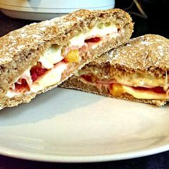 A picture of Sophie's wholemeal Hawaiian pizza pocket.