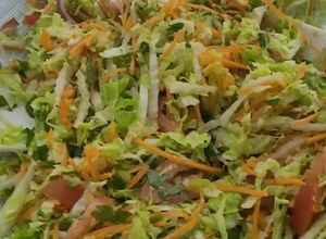 Foto de Salada de Acelga Refrescante com Vinagrete Cítrico