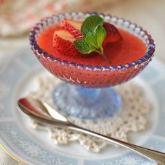 A picture of Strawberry Jello with Pulp Made with Agar (Kanten).