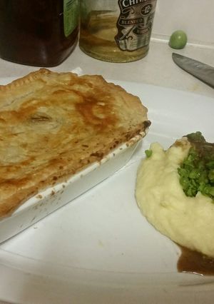 A picture of Steak n onion Pie.