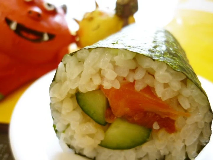 Easy Steps to Make|Recipe} Ehoumaki: Lucky Fat Sushi Rolls with Marinated Salmon and Cucumber, Make You Drink