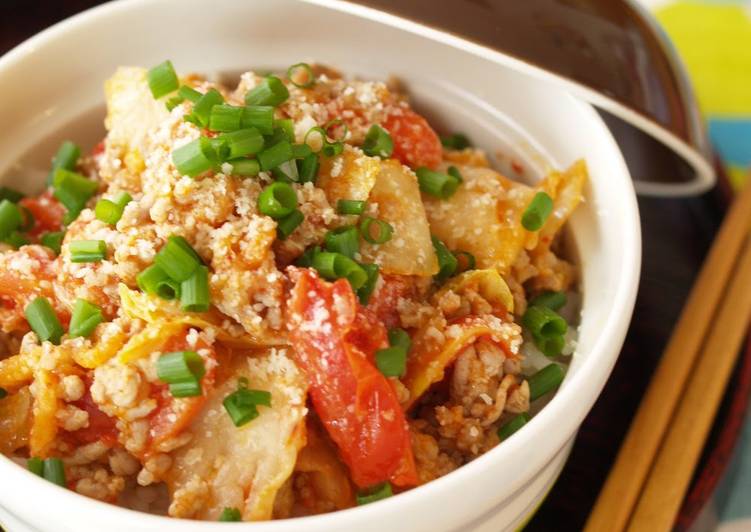 Kimchi and Tomato Rice Bowl for an Energy Boost in the Morning