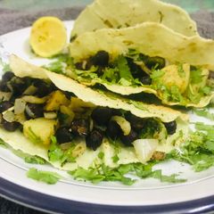 A picture of Tawa Papar crispy chaat.