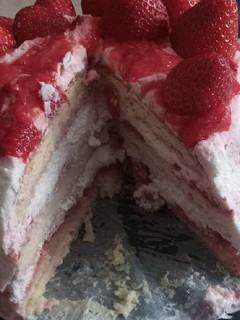 Una foto de Tarta de fresas y nata con bizcocho japonés, Sin gluten