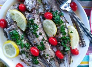 Une photo de Merlans au citron, huile d'olive et sumac🐟🍋☀