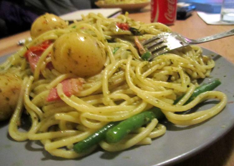 Steps to Prepare Ultimate Pesto Pasta, with potatos, green beans, tomatoes and bacon