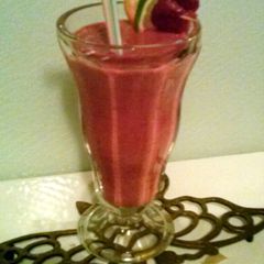 A picture of Nathaniel's Raspberry-Lemonade Smoothie.