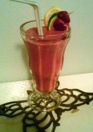 A picture of Nathaniel's Raspberry-Lemonade Smoothie.