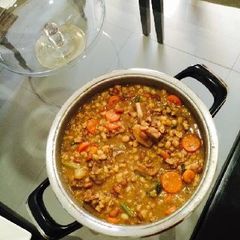 A picture of Samp and beans with beef and veggies.