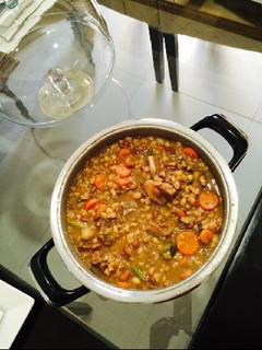 A picture of Samp and beans with beef and veggies.