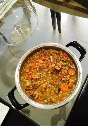 A picture of Samp and beans with beef and veggies.