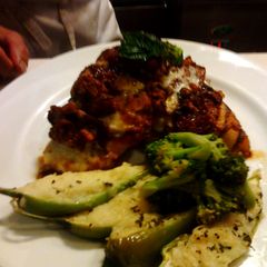 A picture of chicken parmesan.