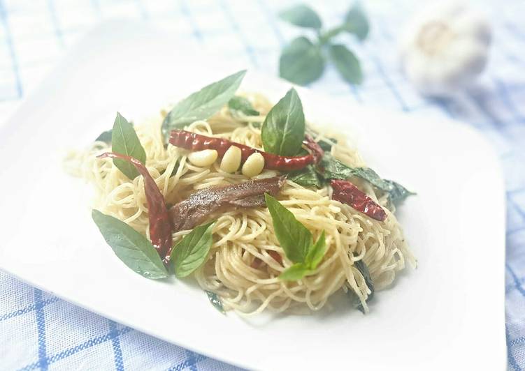 Easiest Way to Make Any-night-of-the-week Anchovies and Basils Pasta