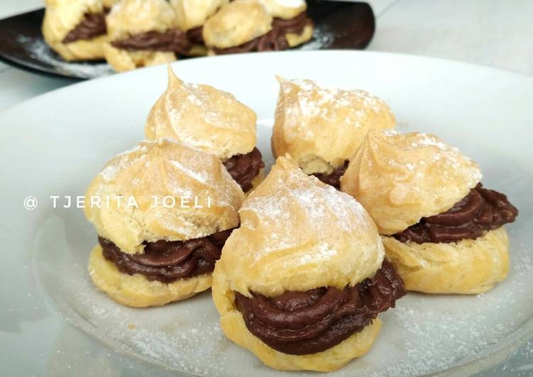 Bagaimana mengolah Soes/Sus Vla Coklat Pisang yang sempurna