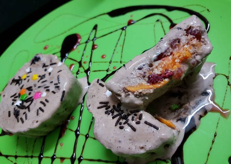 Surprise fruit icecream Surprise fruit icecream