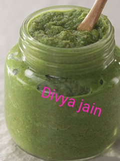 A picture of Spring onion raw mango chutney.