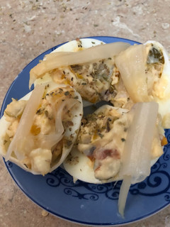 Una foto de Huevos rellenos