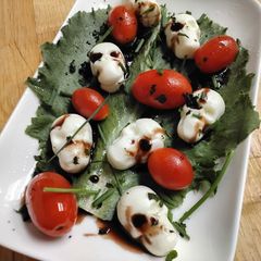 A picture of Frightful Caprese Salad.
