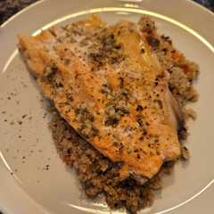 Una foto de Trucha al horno con limón y hierbas!!