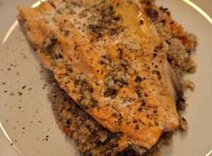 Una foto de Trucha al horno con limón y hierbas!!
