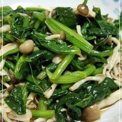 A picture of Spinach and Shimeji Mushrooms with Garlic Soy Sauce.